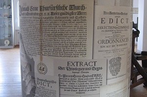 Hugenottenfest - Bad Karlshafen - Litfasss�ule im Hugenottenmuseum